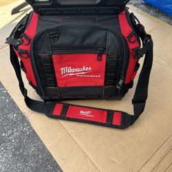 Milwaukee PACKOUT 15 in. Structured Tool Bag $185 Firm 