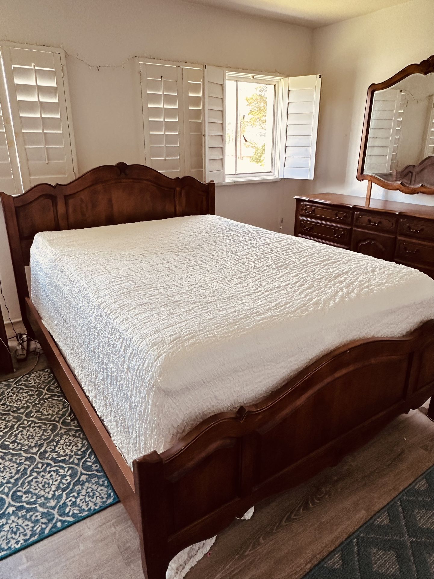 Ethan Allen Country French Bedroom Set