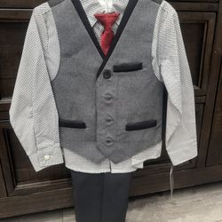 Van Huesen Toddler Boy 4 Piece Suit - Size 3T 