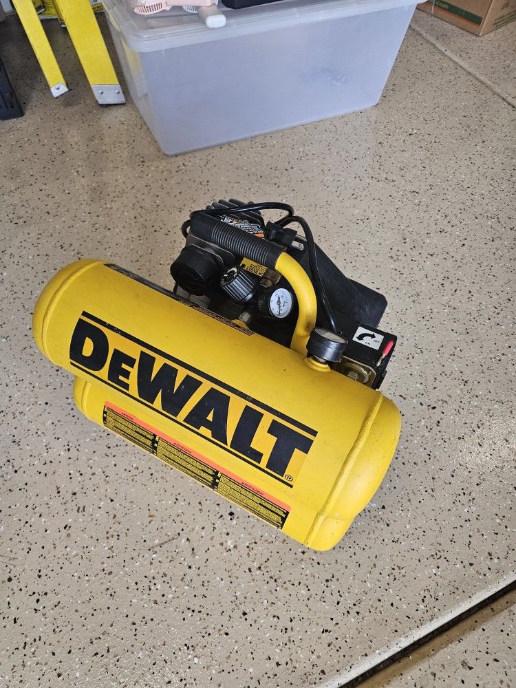 DeWalt 1.1 HP Continuous Electric Hand Carry Compressor (4 gal)