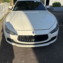 2016 Maserati Ghibli 