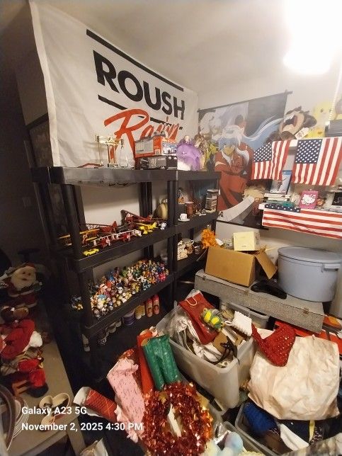 Tons Of Cool Vintage And Modern Items For Sale