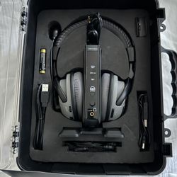 Call of Duty MW3 Ear Force Delta Wireless Turtle Beach Delta Headphones w/ Case