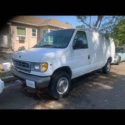 2000 Ford E-250