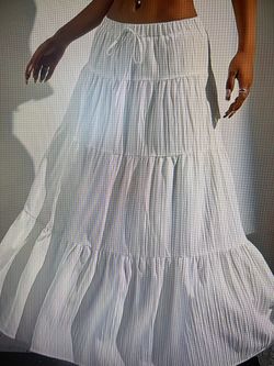 New white maxi skirt