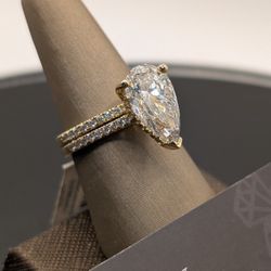 4.61Ctw Pear Lab Grown Diamond Engagement and Wedding Ring Set in 14K Yellow Gold