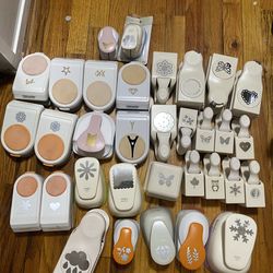 Scrapbooking paper punch