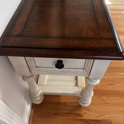 Havertys Side table 