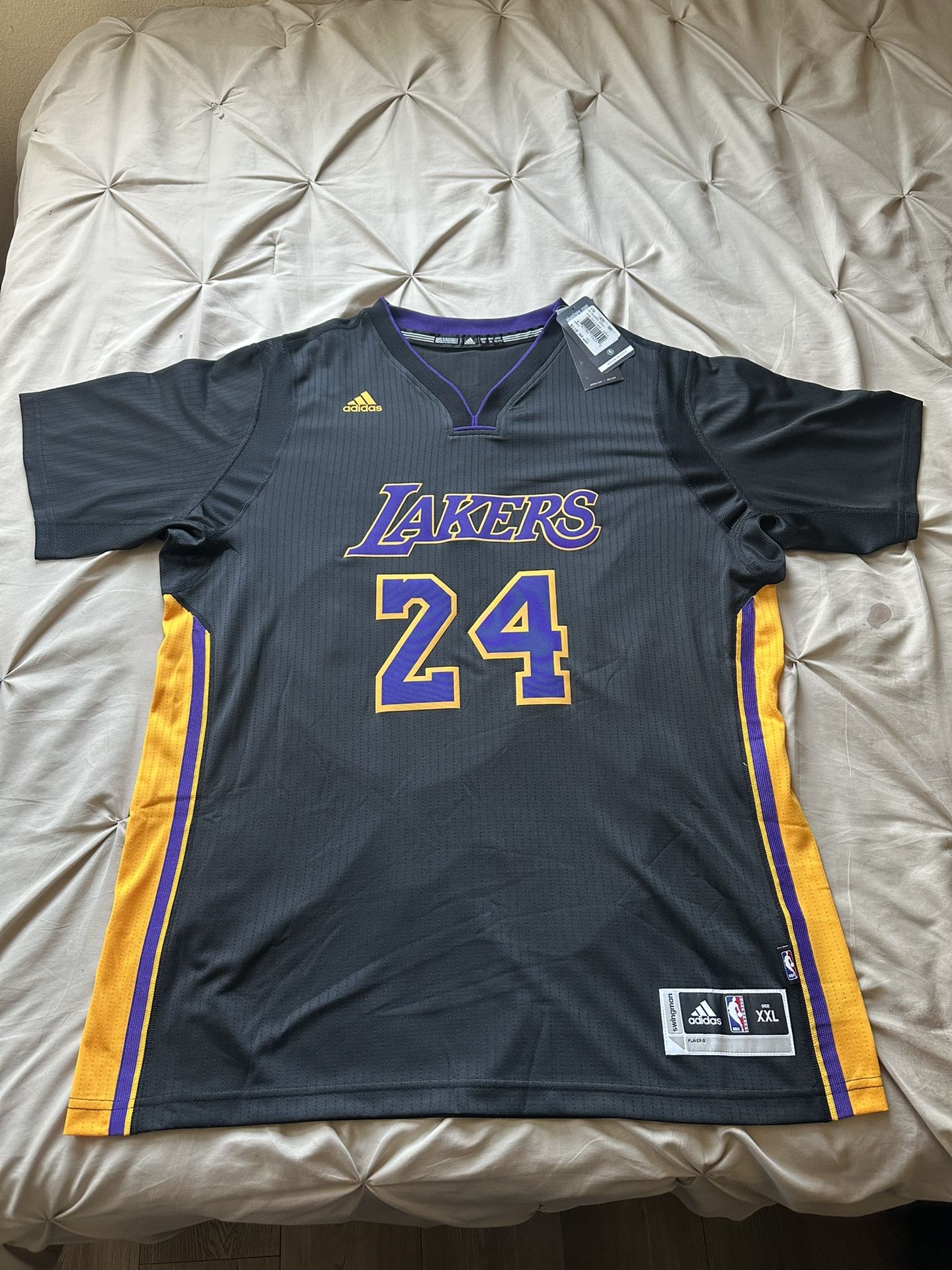 Hollywood Nights ULTRA rare Kobe Jersey Offers Welcome! 
