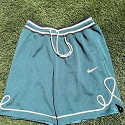 Nike Lace Twirl Green Basketball Shorts Mens Size Large