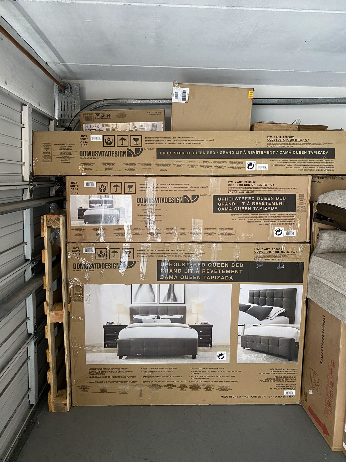 40% OFF // OPEN BOX // COSTCO Domus Vita Design Upholstered Queen Bed