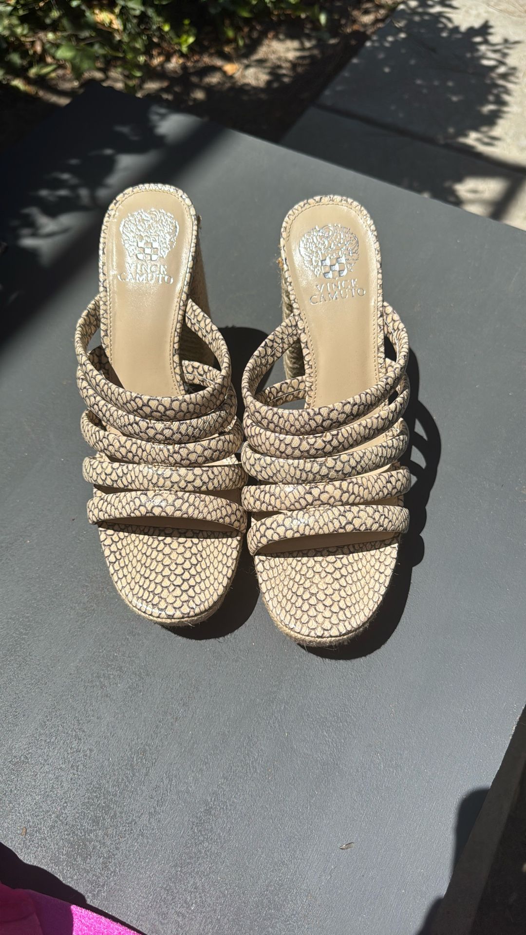New Women's Leather Upper Snake Skin Vince Camuto platform shoes.