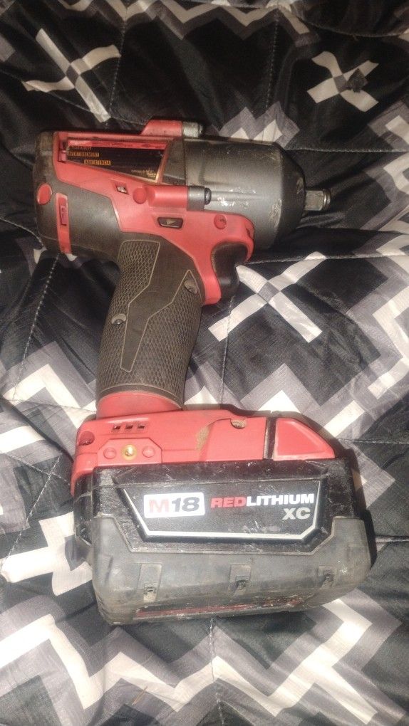 Milwaukee M18 FUEL 1/2-inch Mid-Torque Impact Wrench