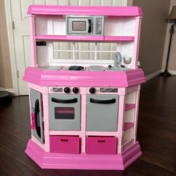 Pink Play kitchen with working sounds and lights