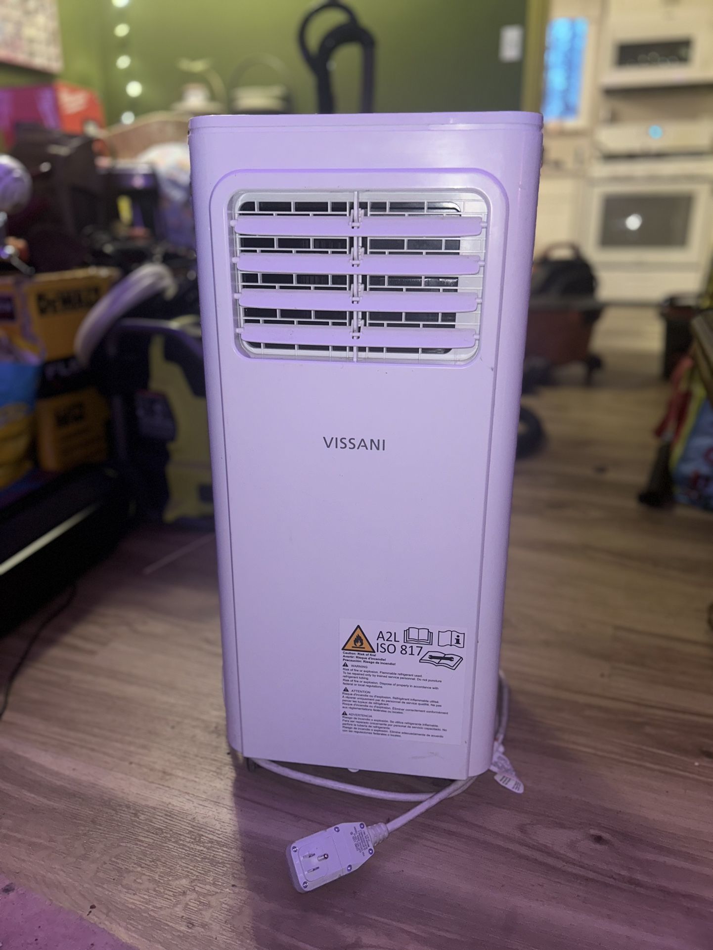 Gently Used Vissani Portable Air Conditioner 8000BTU