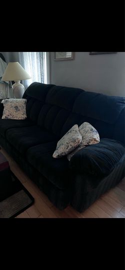 !!!!Free!!!!! Couch with pull out bed