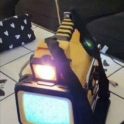 VECTOR PORTABLE TV RADIO LIGHT 