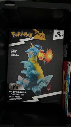 Pokémon Select Gyarados Light FX Deluxe Figure