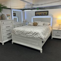 Queen Bed Platform Bed W/ Built-In LED Lights / Mattress Included. 💢  Cama Queen Size Con Luz Led / Colchon Incluido 