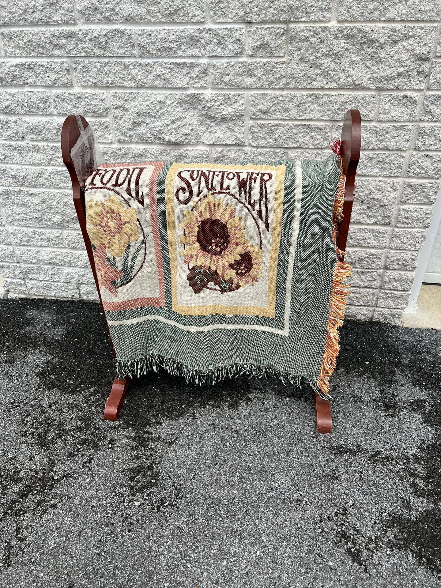 Quilt Rack With Blanket