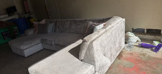 🛋️✨ Large Gray Sectional Couch w/ Chaise – Cozy & Stylish ✨🛋️