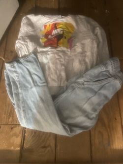 Boys 7/8 nike sweatshirt and jeans