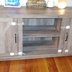 TV TABLE 