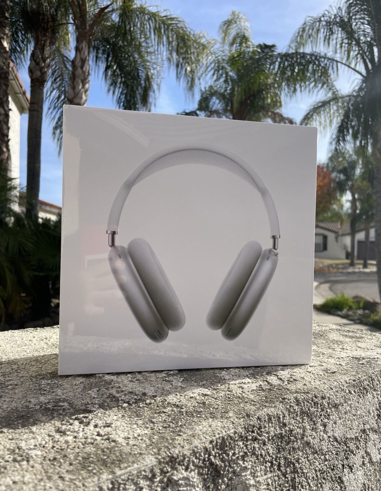 Purchased at BestBuy AIRPODS MAX Authentic 100% I have proof of purchase!