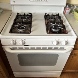 GE Gas Stove - Model JGBP32CEJ1CC