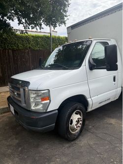 2011 Ford E 450 Box Van