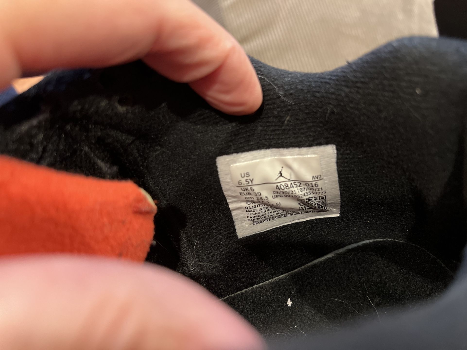 Air JORDAN 4’s Red Thunders