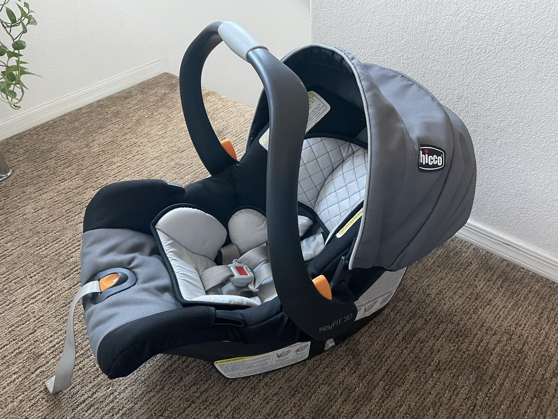 EUC Chicco Infant Car Seat