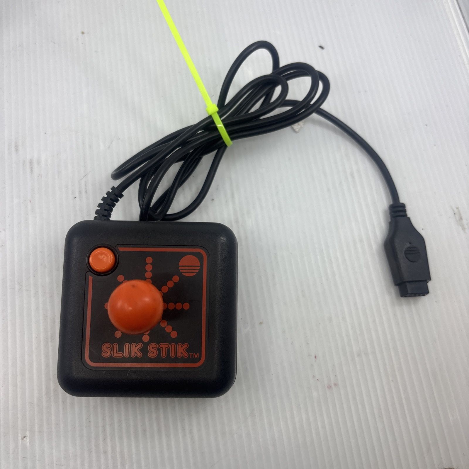 SUNCOM SLIK STIK JOYSTICK CONTROLLER ATARI 2600 COMMODORE 64 ARCADE STICK PHOTOS