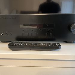 Yamaha R-S202 Bluetooth Stereo Receiver