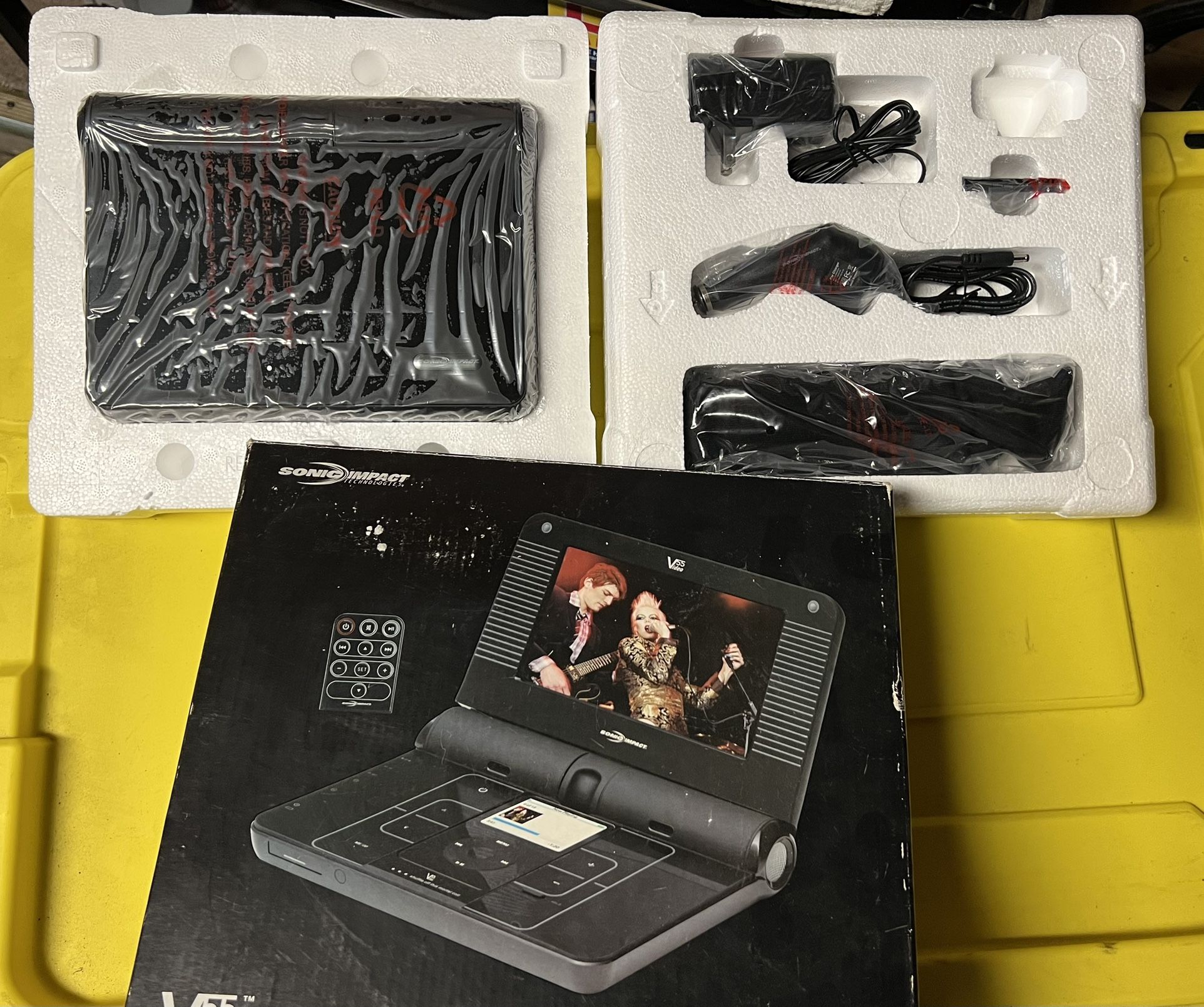 NEW..SONIC IMPACT Video -55 Portable 7” LCD Audio-Video IPOD Dock player With Remote