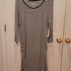 Liz Lange Maternity Black & White Striped Dress with 3/4 Length Sleeves -Size XL