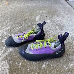 Evolv Women’s Climbing Shoes Size 6.5