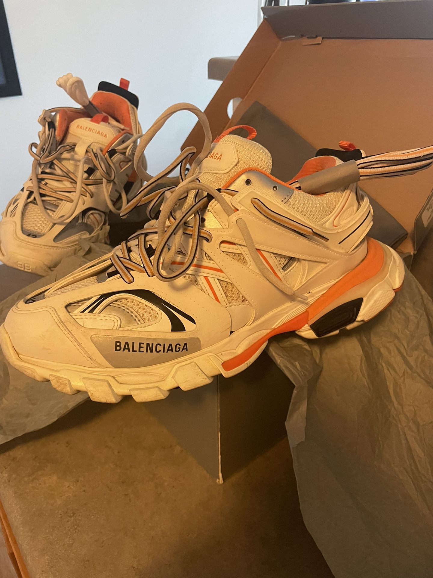 Men's Balenciaga S 10/43 for Sale in New York, NY - OfferUp