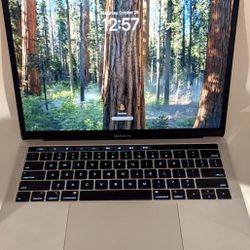 Apple MacBook Pro 15.4" 2018 i7 2.6GHz 16GB 500GB SSD Radeon Pro 560X Silver