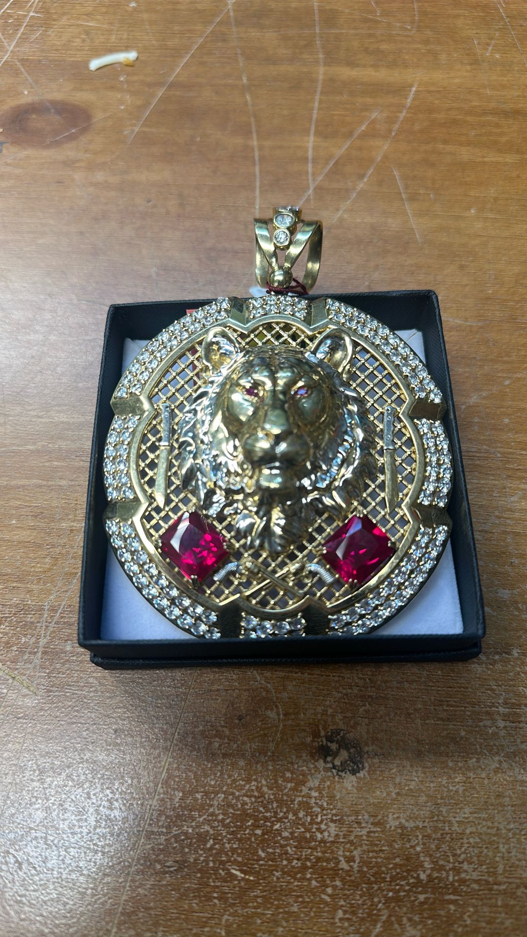 10kt Men’s Yellow Gold Pendant