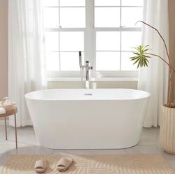 White Freestanding Acrylic Soaking Bathtub