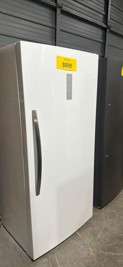 Frigidaire 20-cu ft Garage Ready Frost-free Upright Freezer ( White ) ENERGY STAR Certified