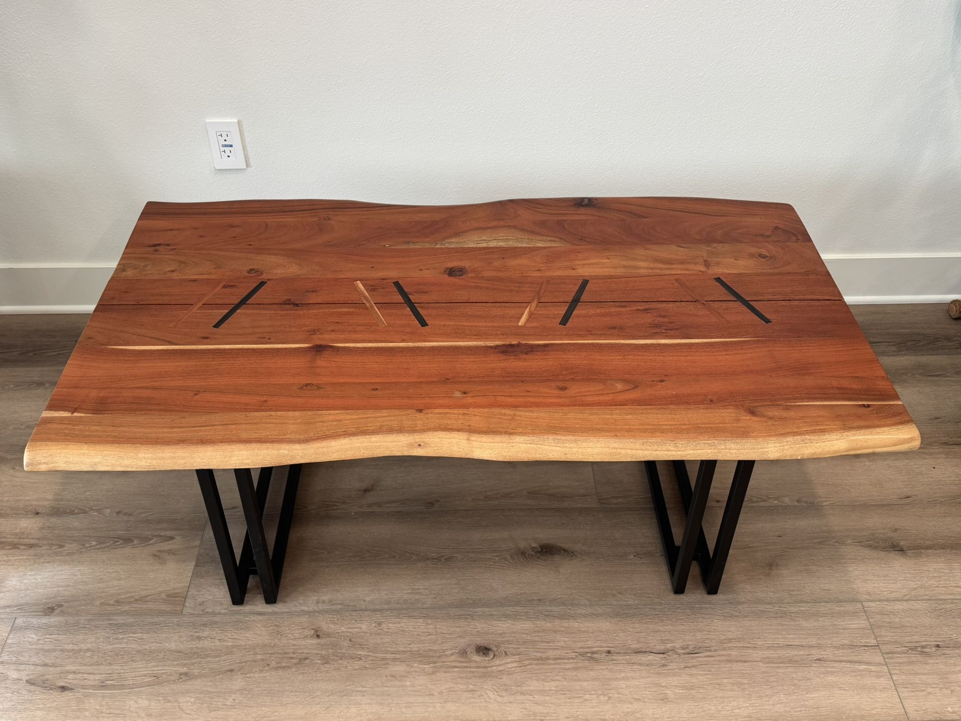 VARDEN RECTANGULAR COFFEE TABLE