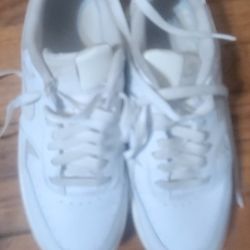 Women's NIKE SIZE 7 1/2