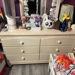 Girls Dresser And Mirror