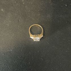 14k Yellow Gold Ring 