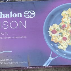 Calphalon 12” Non Stick Omelette Pan New