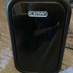Iceman Mini Fridge (Chefman)
