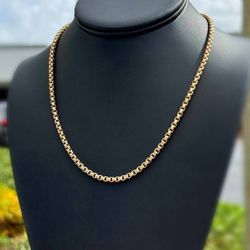14kt Solid Gold Necklace 