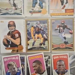 250+ Sports Cards (Football, Baseball, Hockey)
